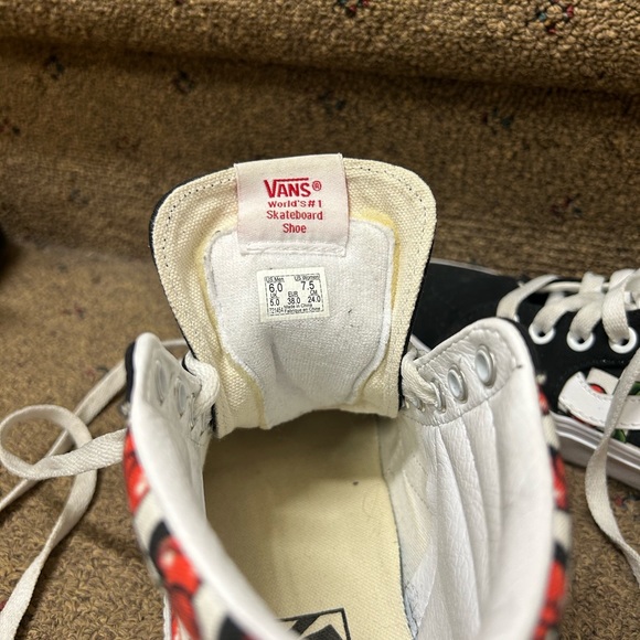 Size 7 1/2 vans worn a couple of times! - Picture 3 of 7